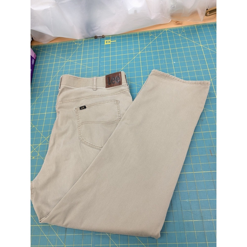 Lee Performance Series Men's Medium Pants Relaxed Fit Extreme Motion MVP Slacks